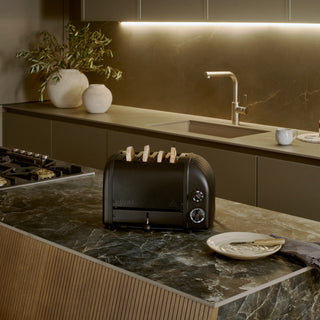 4 Slice NewGen Classic Toaster - Black
