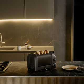 4 Slice NewGen Classic Toaster - Black