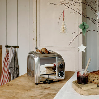 https://www.dualit.com/cdn/shop/files/Classic_Toaster_NewGen_2S_Polished-Christmas-Lifestyle-1-web.jpg?v=1699354433&width=320